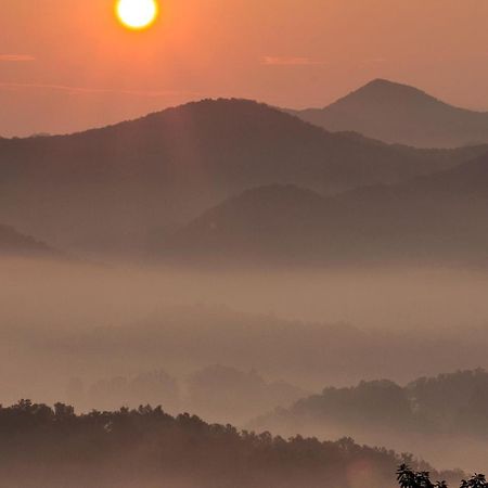 Vila Views I Mins To Dollywood I Hot Tub I Pool Table Sevierville Exteriér fotografie