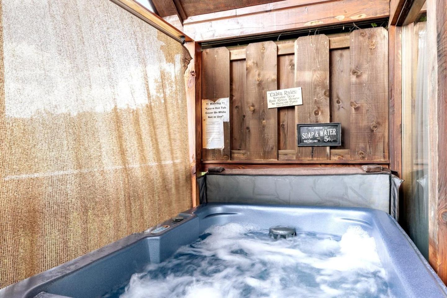Vila Views I Mins To Dollywood I Hot Tub I Pool Table Sevierville Exteriér fotografie